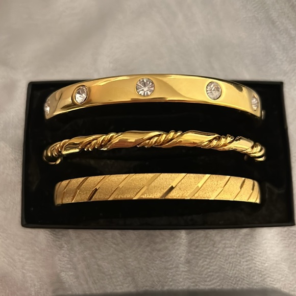 Vintage Monet Bangles set of 3 - Picture 4 of 4